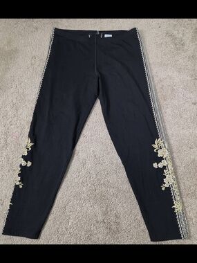 paparazzi Black Skinny Jeans with Gold Floral Embroidery
